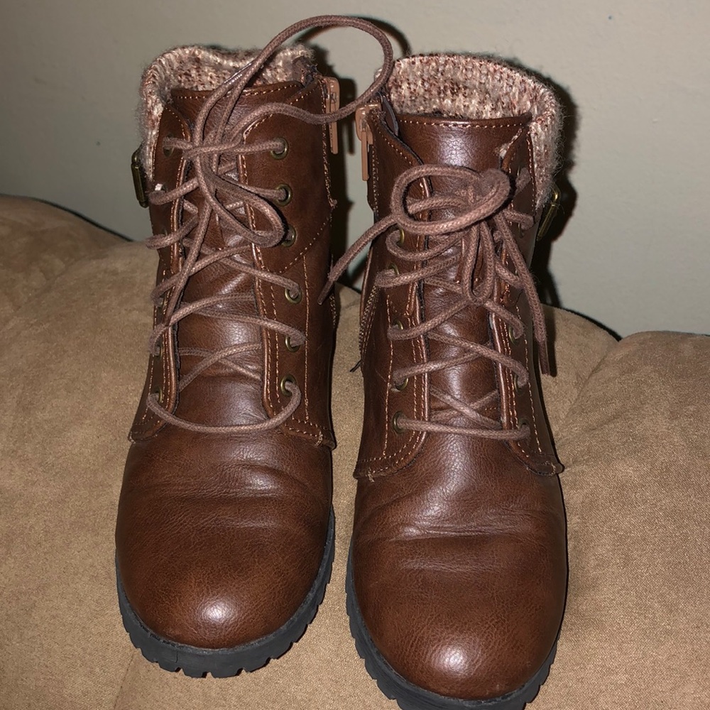 Girls Size 2 Bootie in Brown Leather